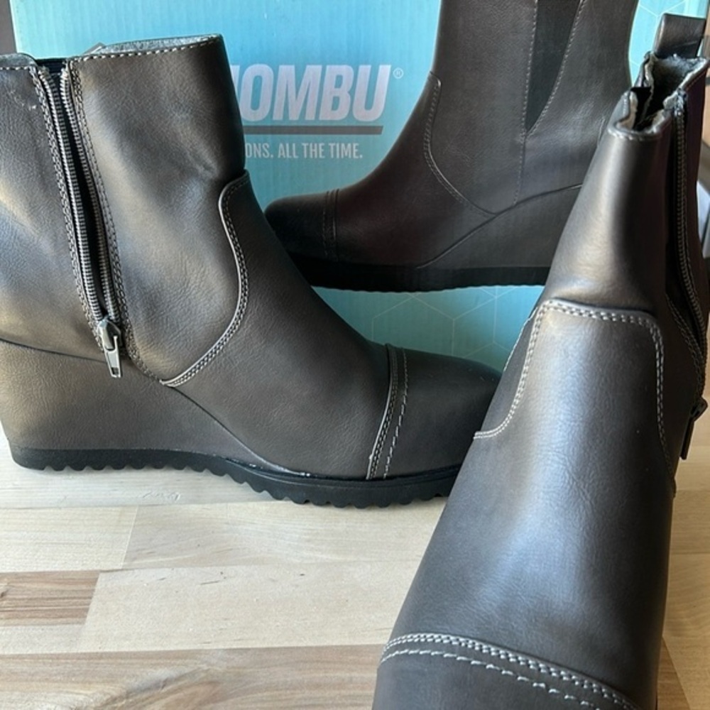 Khombu Womens Grey Wedge Ankle Boots Side Zip Cap Toe Ripple Sole Boots 10